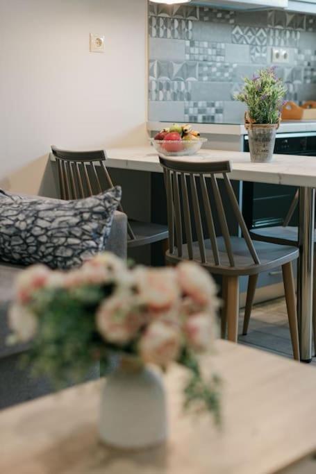 Ναυτικός Όμιλος Nautical Club Apartment Chios Town Ngoại thất bức ảnh